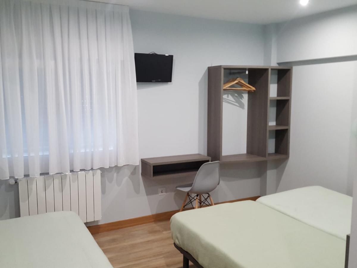 Hostal Rosi Laredo Exterior photo